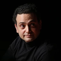 دکتر مهرداد پاکباز